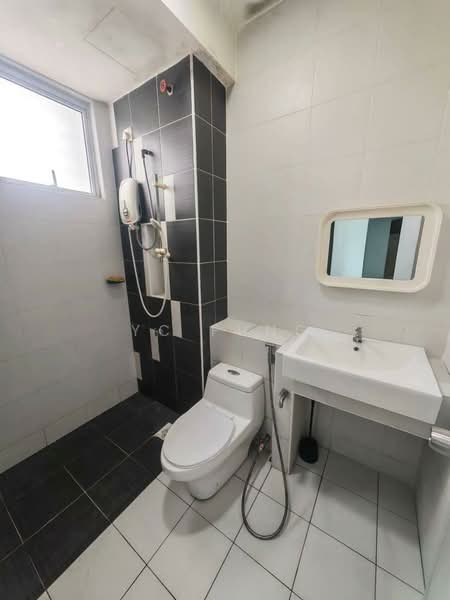 Service Residence for Sale at D'Ambience Residences (Pangsapuri Ikatan Flora) - YC Fung - Bathroom - PropertyGuru.com.my