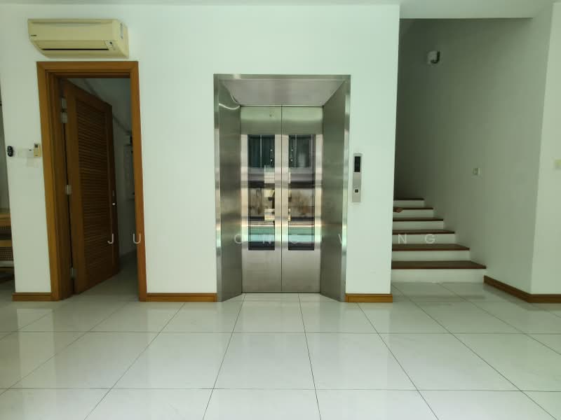 Rumah Berkembar untuk Dijual di Petaling Jaya (Selangor) - Jun Hong Wong - Entrance - PropertyGuru.com.my