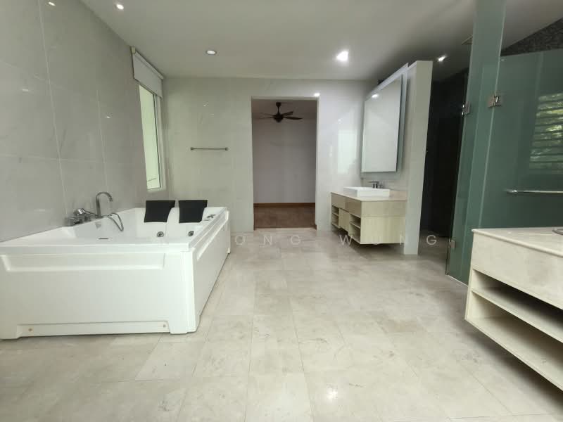 Rumah Berkembar untuk Dijual di Petaling Jaya (Selangor) - Jun Hong Wong - Master Room 2 Bathroom - PropertyGuru.com.my
