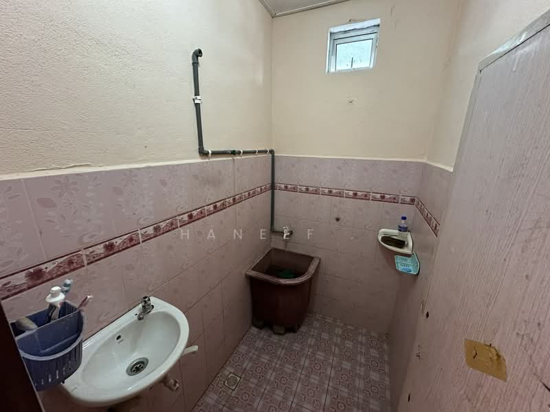 1-storey Terraced House for Sale in Gurun (Kedah) - Haneef . - Bathroom - PropertyGuru.com.my
