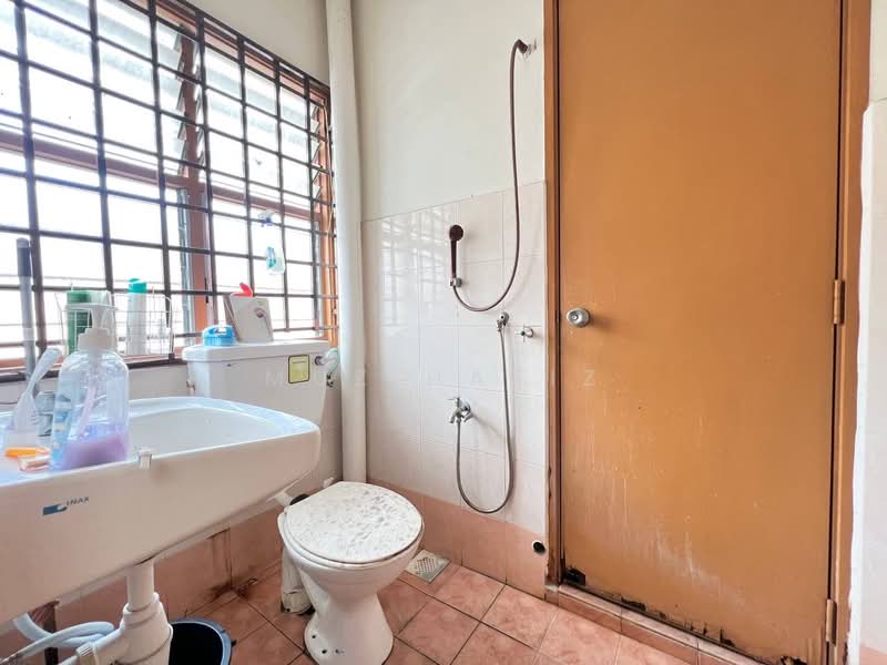 2-storey Terraced House for Sale in Meru (Klang) - Muz Hafiz - Bathroom - PropertyGuru.com.my