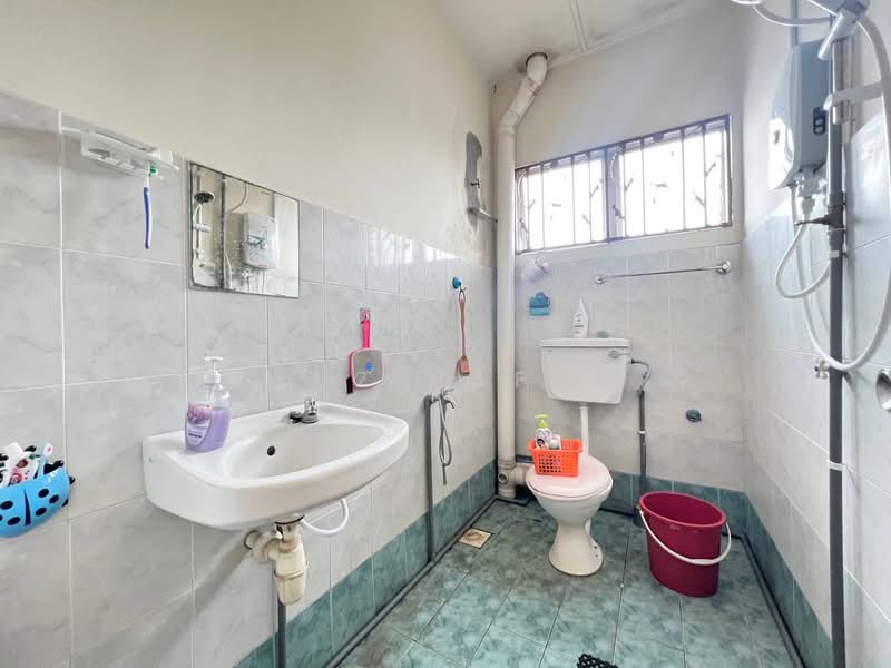 2-storey Terraced House for Sale in Meru (Klang) - Muz Hafiz - Bathroom - PropertyGuru.com.my