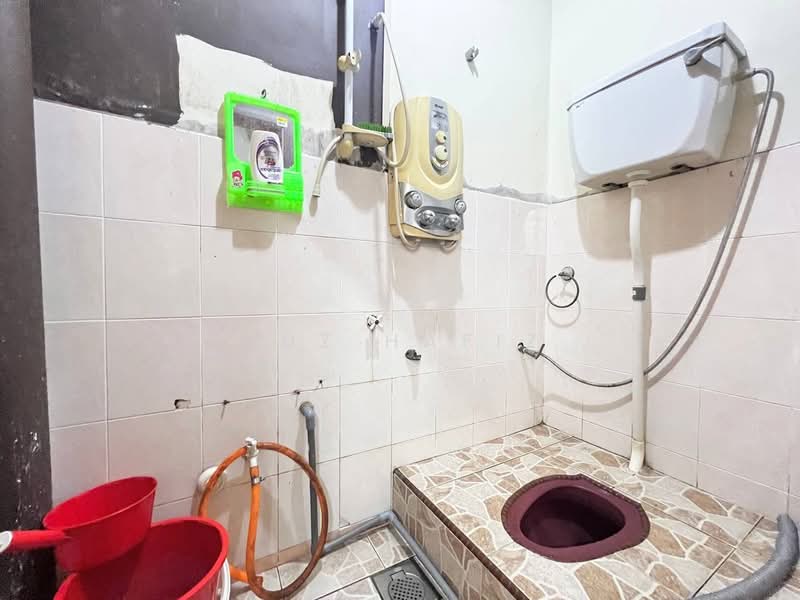 2-storey Terraced House for Sale in Meru (Klang) - Muz Hafiz - Bathroom - PropertyGuru.com.my
