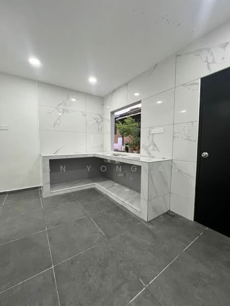 1-storey Terraced House for Sale in Taman Puteri Wangsa (Ulu Tiram) - Han Yong Ang - Kitchen - PropertyGuru.com.my
