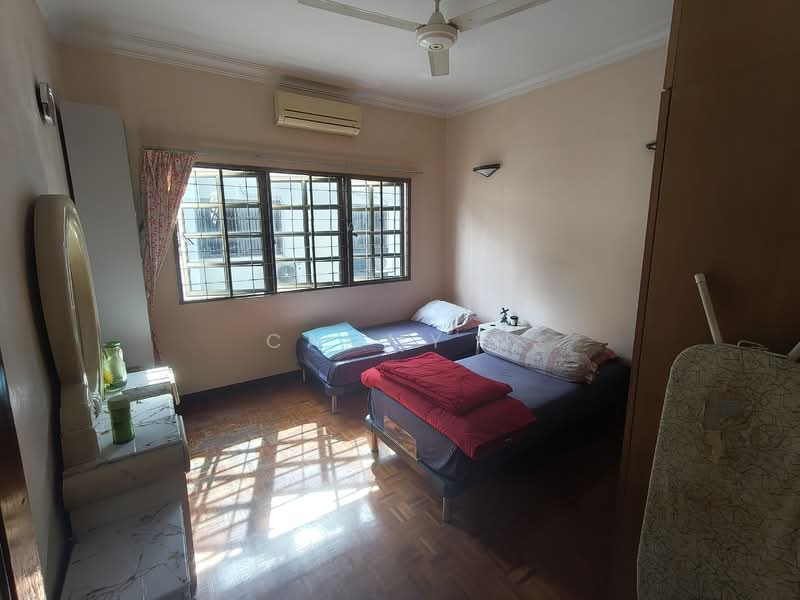 Semi-Detached House for Sale in Jalan Ipoh (Kuala Lumpur) - Cammy N - Bedroom - PropertyGuru.com.my