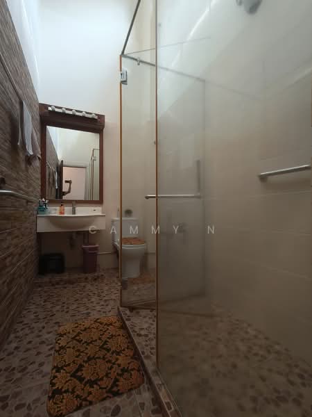 Semi-Detached House for Sale in Jalan Ipoh (Kuala Lumpur) - Cammy N - Bathroom - PropertyGuru.com.my