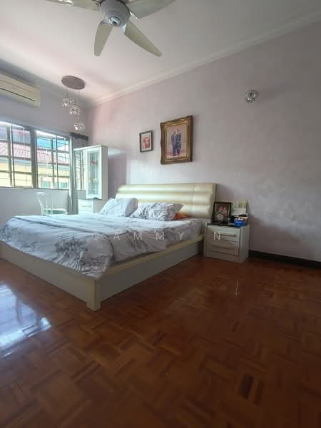 Semi-Detached House for Sale in Jalan Ipoh (Kuala Lumpur) - Cammy N - Bedroom - PropertyGuru.com.my
