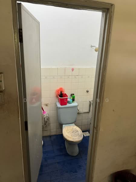 1-storey Terraced House for Sale in Taman Desa Cemerlang (Ulu Tiram) - Daniel Yong - Bathroom - PropertyGuru.com.my