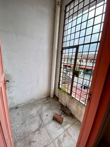 2-storey Terraced House for Sale in Taman Kledang Suria (Menglembu) - Amie Chong - Balcony - PropertyGuru.com.my