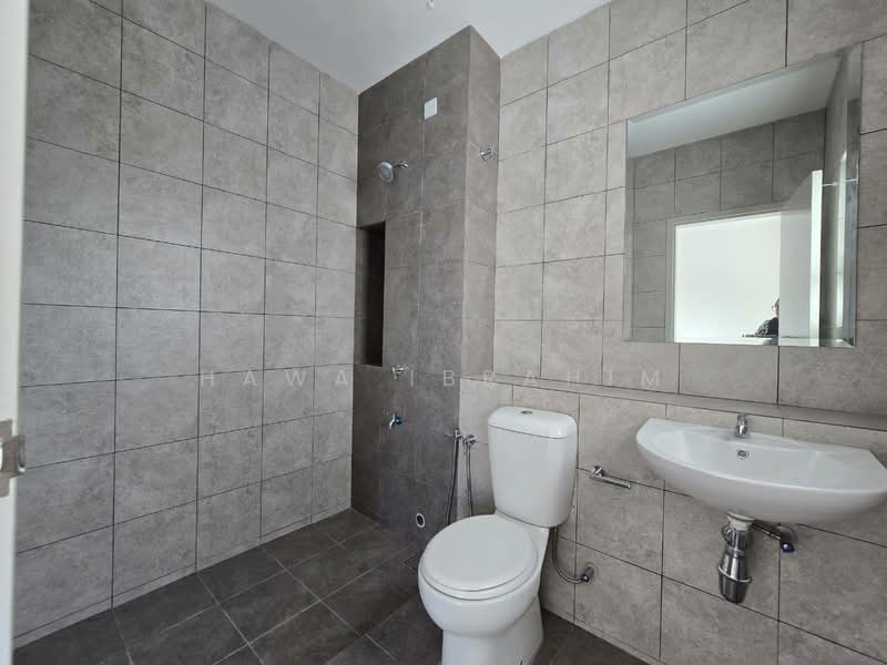 2-storey Terraced House for Sale in Nilai Impian (Nilai) - Hawa Ibrahim - Bathroom - PropertyGuru.com.my