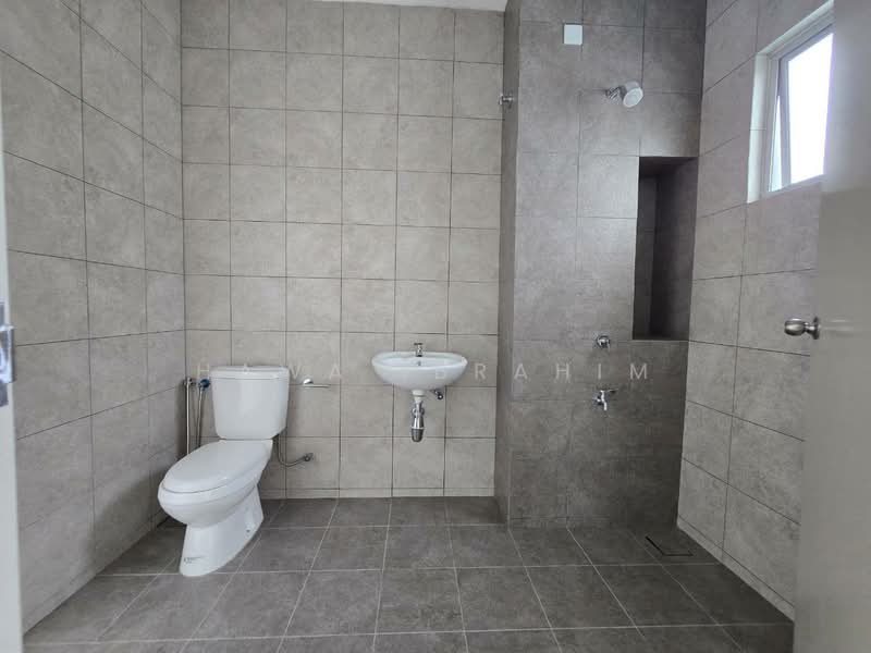2-storey Terraced House for Sale in Nilai Impian (Nilai) - Hawa Ibrahim - Bathroom - PropertyGuru.com.my