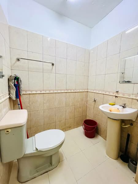 3-storey Terraced House for Sale in Bukit Antarabangsa (Ulu Kelang) - Masnizah Arifin - Bathroom - PropertyGuru.com.my