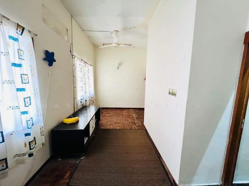 3-storey Terraced House for Sale in Bukit Antarabangsa (Ulu Kelang) - Masnizah Arifin - Corridor - PropertyGuru.com.my