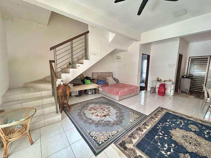 Cluster House for Sale in Sepang (Selangor) - Shafika Shahidin - Living Room - PropertyGuru.com.my