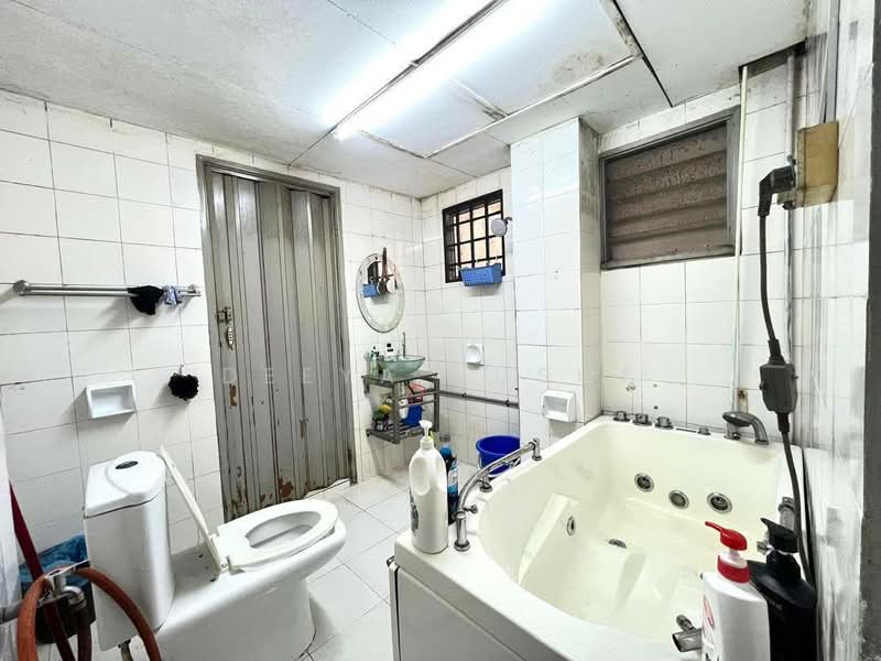 Indah Condominium untuk Untuk Dijual - RM 290,000, Feb 2026 - Bathroom - PropertyGuru.com.my