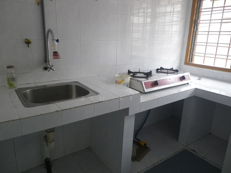 Townhouse for Sale in Saujana Akasia (Sungai Buloh) - Jim Lee - Kitchen - PropertyGuru.com.my