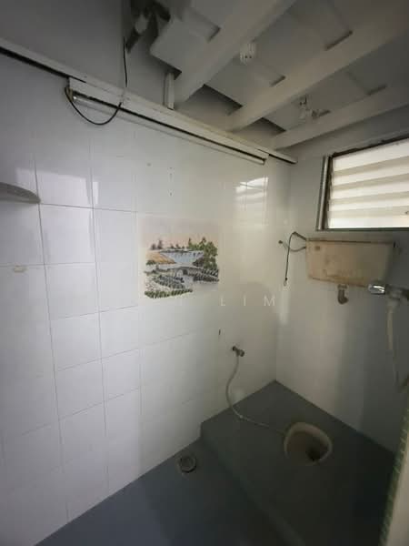 Taman Flora Jaya untuk Untuk Dijual - RM 250,000, Feb 2026 - Bathroom - PropertyGuru.com.my