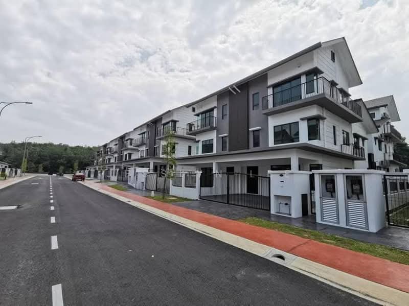 Semi-Detached House for Sale in Kajang (Selangor) - Jesslyn Lee - Exterior - PropertyGuru.com.my