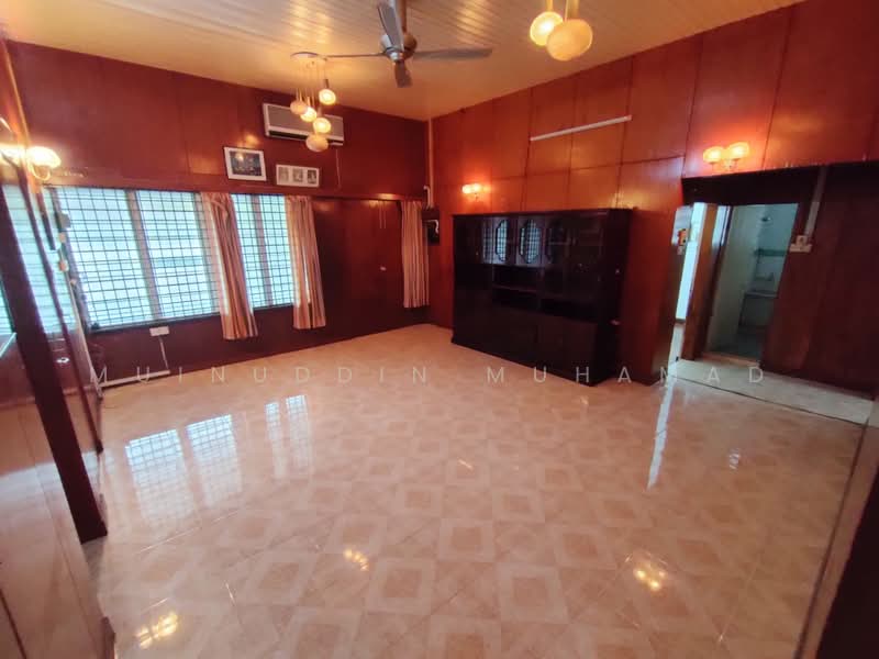 Bungalow for Sale in Teluk Intan (Perak) - Muinuddin Muhamad - Living Room - PropertyGuru.com.my