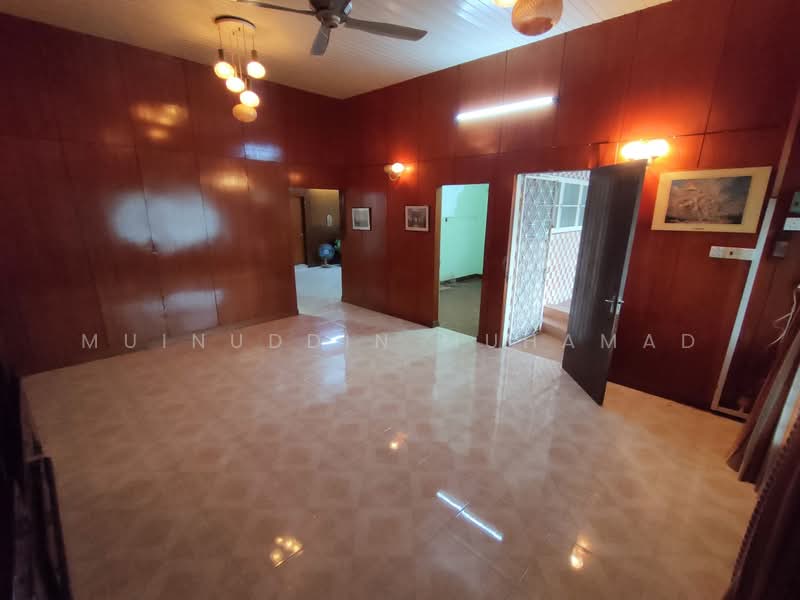 Bungalow for Sale in Teluk Intan (Perak) - Muinuddin Muhamad - Living Room - PropertyGuru.com.my