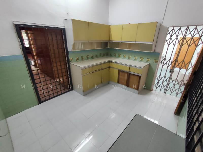 Bungalow for Sale in Teluk Intan (Perak) - Muinuddin Muhamad - Kitchen - PropertyGuru.com.my