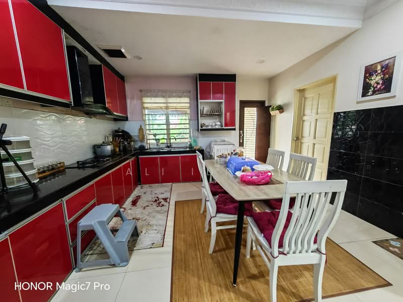 Bungalow for Sale in Seksyen 3 (Bangi) - Ali Idris - Kitchen - PropertyGuru.com.my