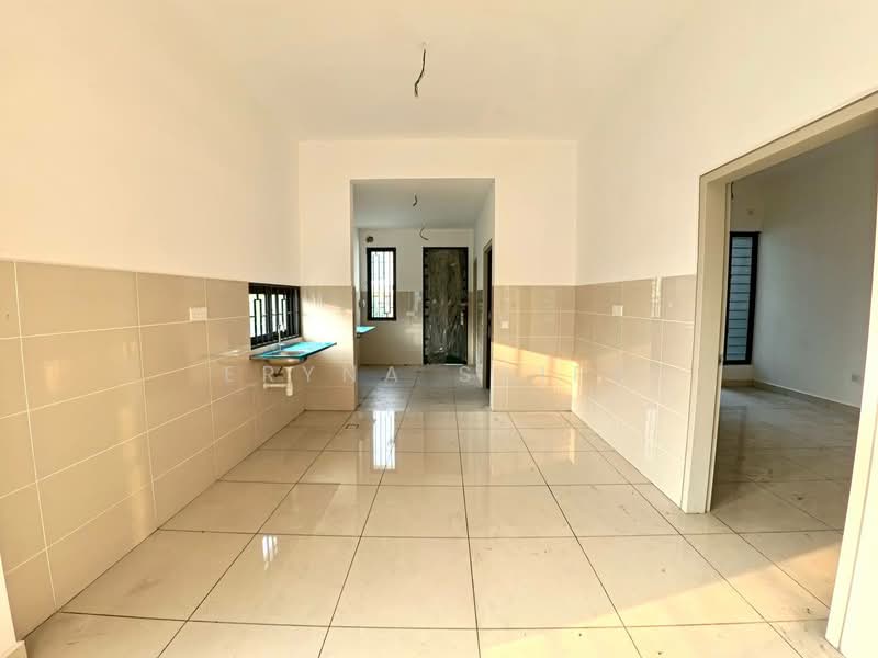 2-storey Terraced House for Sale in Elmina (Shah Alam) - Eryna Sairy - Kitchen - PropertyGuru.com.my