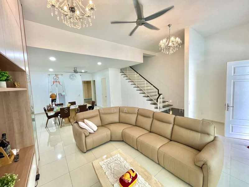 Bungalow for Sale in Semenyih (Selangor) - FARAH HANIM BINTI AD SUHADAK SUHADAK - Living Room - PropertyGuru.com.my