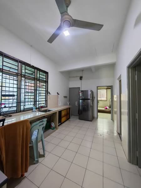 Taman Mutiara Rini untuk Untuk Disewa - RM 2,000 /bulan, Feb 2026 - Kitchen - PropertyGuru.com.my