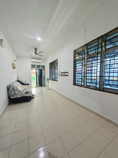 Taman Mutiara Rini untuk Untuk Disewa - RM 2,000 /bulan, Feb 2026 - Living Room - PropertyGuru.com.my