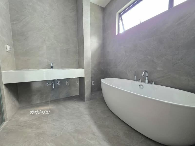 Bungalow for Sale in Setia Eco Park (Setia Alam) - Jennie Chew - Bathroom - PropertyGuru.com.my