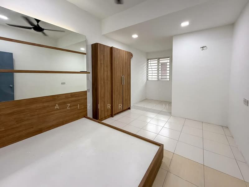 2-storey Terraced House for Sale in Tanjong Duabelas (Selangor) - Azizirrahim . - Bedroom - PropertyGuru.com.my