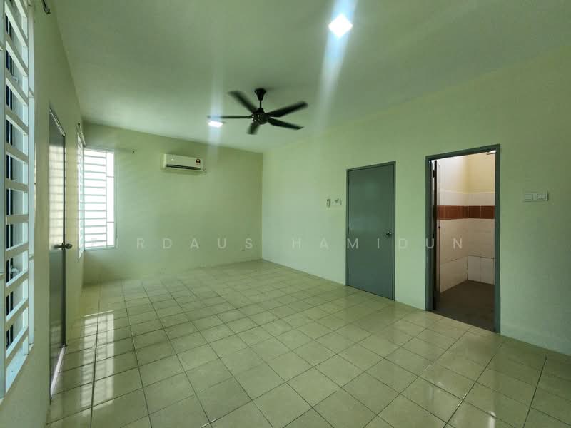 2-storey Terraced House for Sale in Kampung Teluk Panglima Garang (Telok Panglima Garang) - Firdaus Hamidun - PropertyGuru.com.my