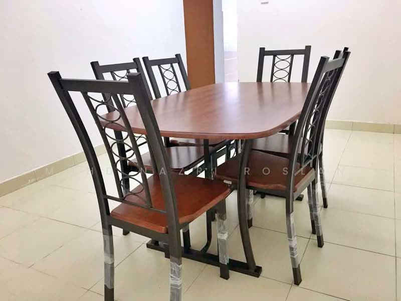 1-storey Terraced House for Sale in Bangi (Selangor) - Mohd Nazri Roslan - Dining Room - PropertyGuru.com.my