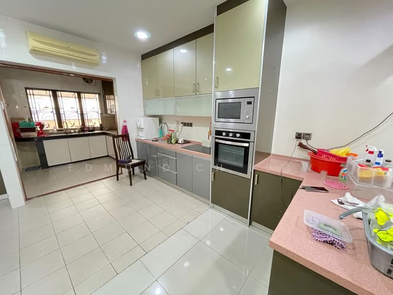 3-storey Terraced House for Sale in Selayang (Selangor) - Edmund CH Leow - Kitchen - PropertyGuru.com.my