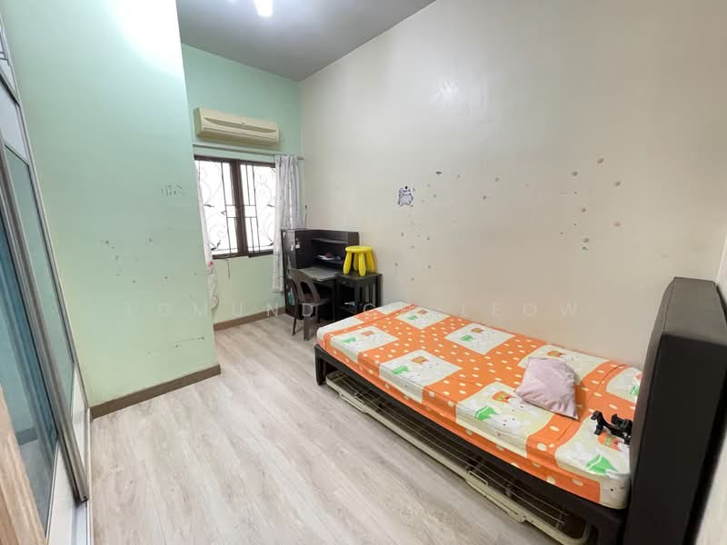 3-storey Terraced House for Sale in Selayang (Selangor) - Edmund CH Leow - Bedroom - PropertyGuru.com.my
