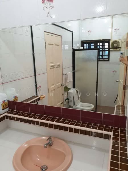 Semi-Detached House for Rent in Taman Labu Utama (Seremban) - Phoenix Jong - Bathroom - PropertyGuru.com.my