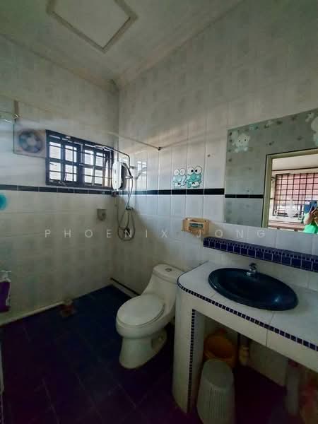 Semi-Detached House for Rent in Taman Labu Utama (Seremban) - Phoenix Jong - Bathroom - PropertyGuru.com.my