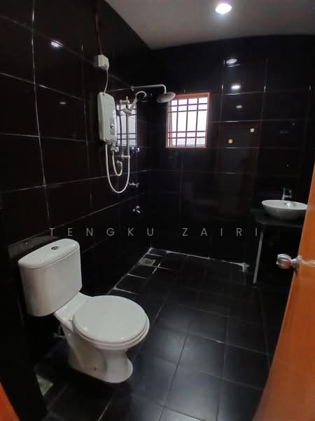 2-storey Terraced House for Sale in Denai Alam (Shah Alam) - Tengku Zairi - Bathroom - PropertyGuru.com.my