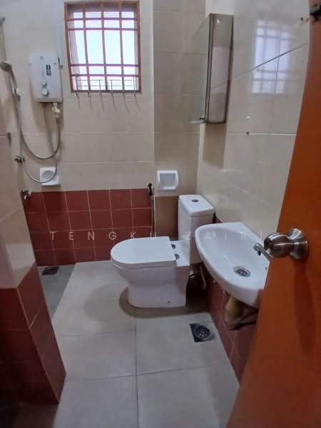 2-storey Terraced House for Sale in Denai Alam (Shah Alam) - Tengku Zairi - Bathroom - PropertyGuru.com.my