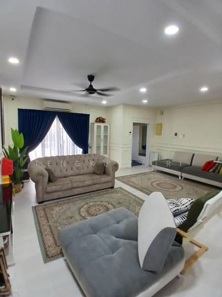 2-storey Terraced House for Sale in Denai Alam (Shah Alam) - Tengku Zairi - Living Room - PropertyGuru.com.my