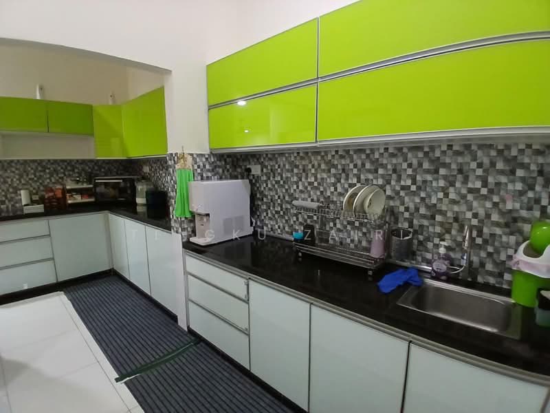 2-storey Terraced House for Sale in Denai Alam (Shah Alam) - Tengku Zairi - Kitchen - PropertyGuru.com.my