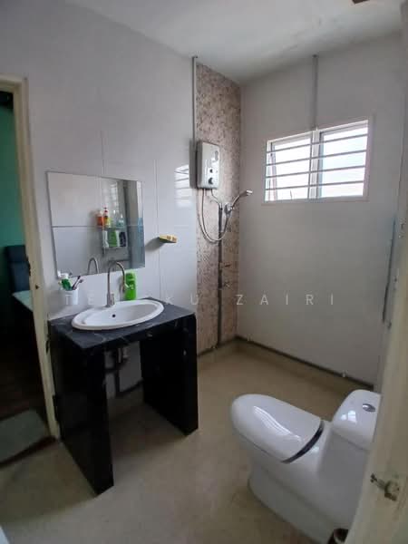 2-storey Terraced House for Sale in Denai Alam (Shah Alam) - Tengku Zairi - Bathroom - PropertyGuru.com.my