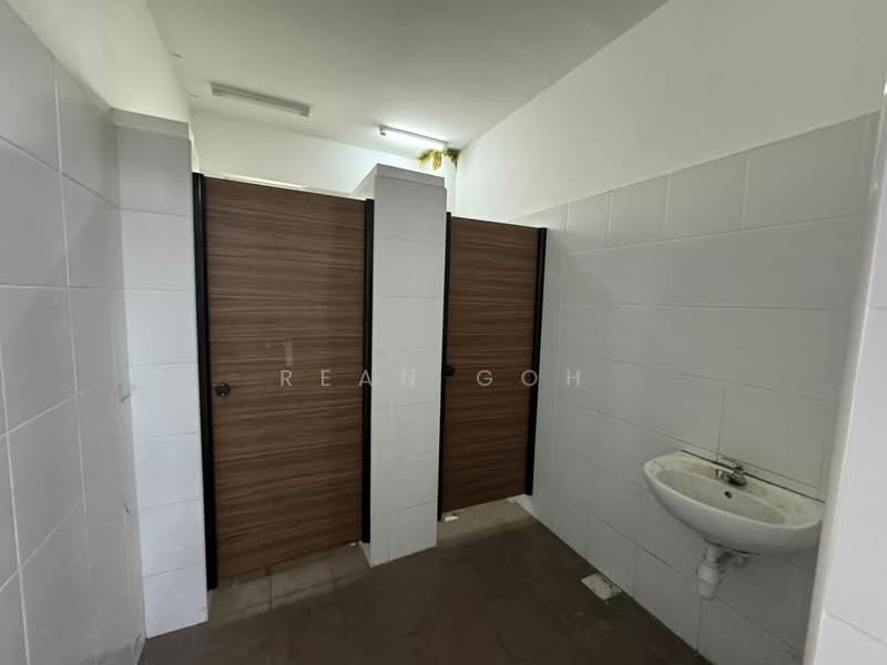 Factory for Rent in Ulu Tiram (Johor) - Rean Goh - Bathroom - PropertyGuru.com.my