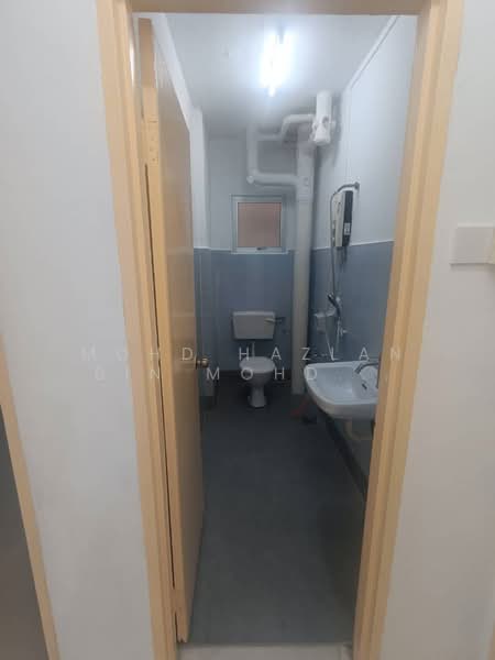 Apartment for Sale at Vista Lavender - Mohd Hazlan bin Mohd Sopi - Bathroom - PropertyGuru.com.my