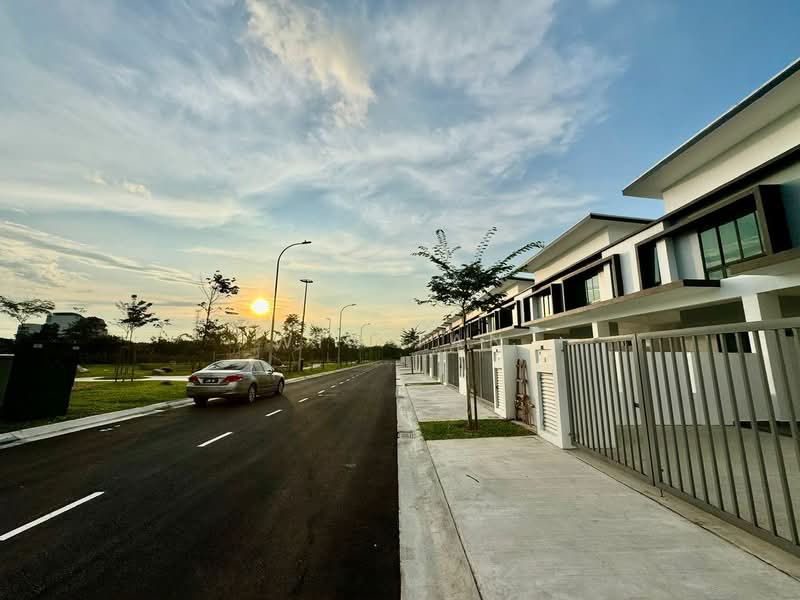 2-storey Terraced House for Sale in Tebrau (Johor) - Win Tan - Exterior - PropertyGuru.com.my
