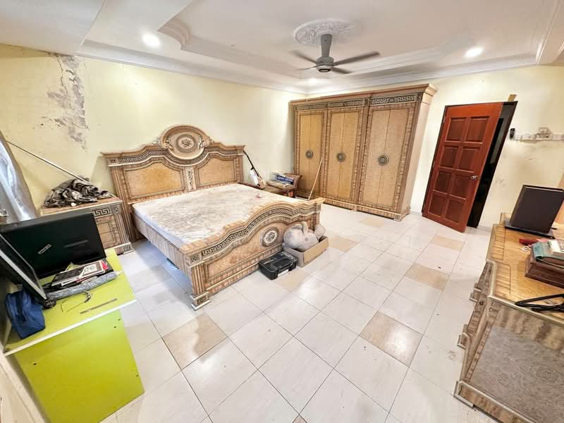 2-storey Terraced House for Sale at Ukay Perdana - Lukman Hakim - Bedroom - PropertyGuru.com.my