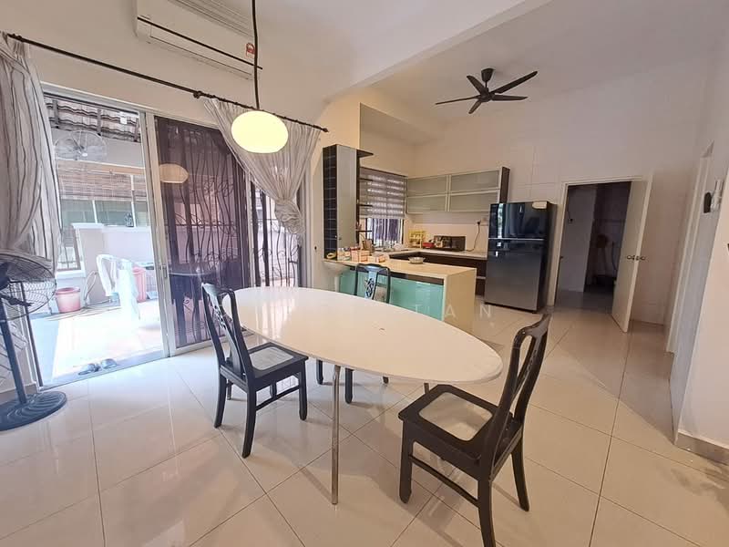 Semi-Detached House for Sale in Shah Alam (Selangor) - Chloe Tan - Kitchen - PropertyGuru.com.my
