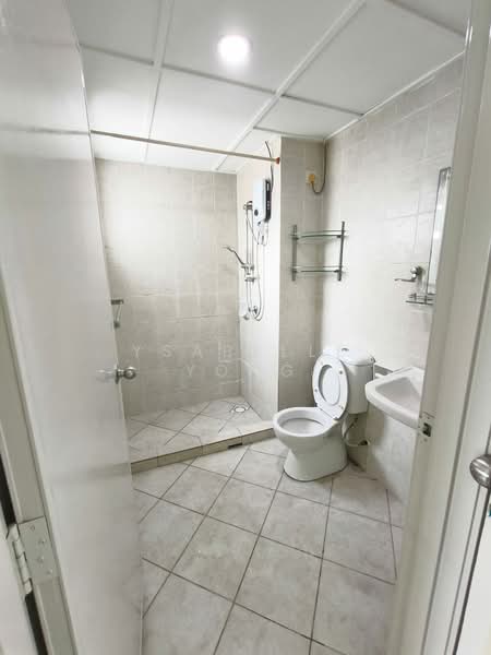 Green Avenue Condominium untuk Untuk Disewa - RM 1,500 /bulan, Feb 2026 - Bathroom - PropertyGuru.com.my