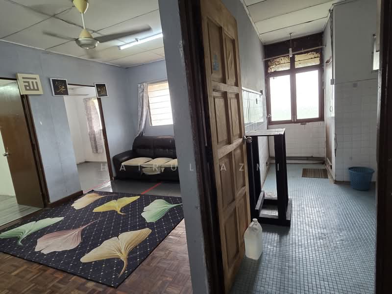 Flat for Rent at PKNS Flat Seksyen 6 - Hairul Azmi - Living Room - PropertyGuru.com.my